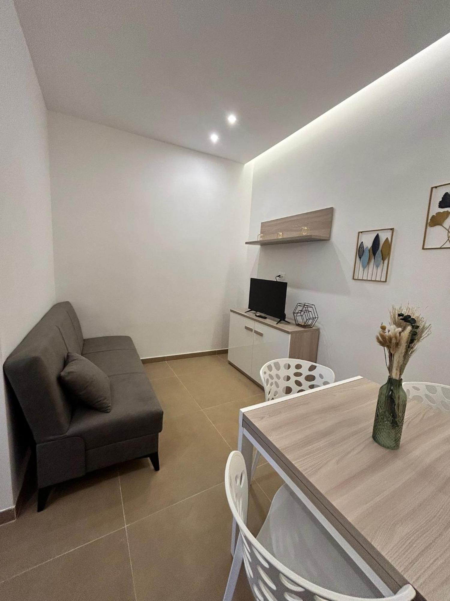 Vila Leopoldo SantʼAnastasia Exteriér fotografie